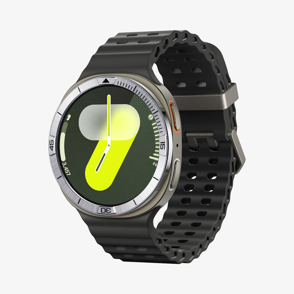 ACS10009 - Galaxy Watch 9 Bezel Tune in sliver showing the front and partial side